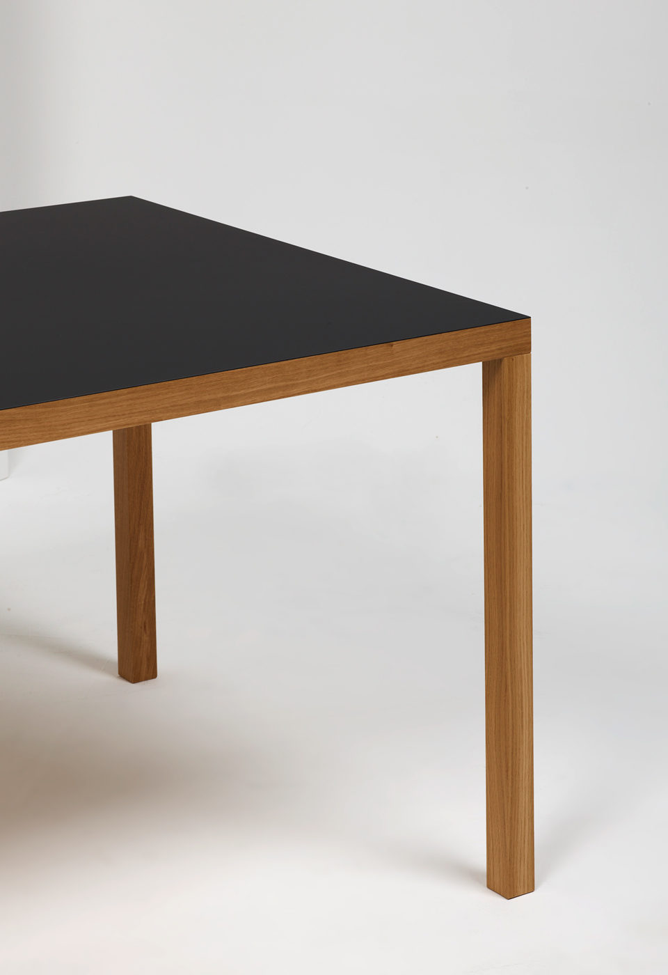 开云（中国） - 桌几|餐桌|办公家具|设计师家具|普里莫餐桌